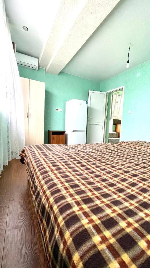 Guesthouse On Sovhoznaya 18 Gagra Exterior photo